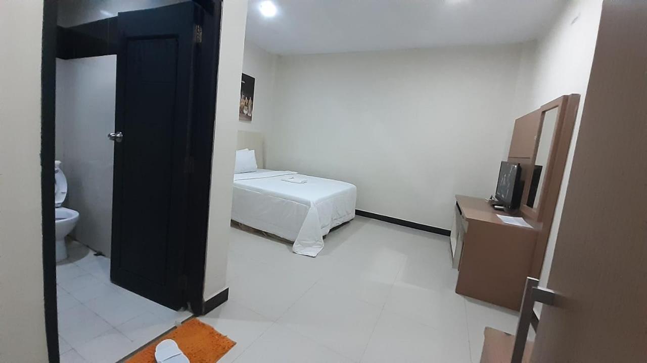 Galaxy Inn Baubau Exteriér fotografie
