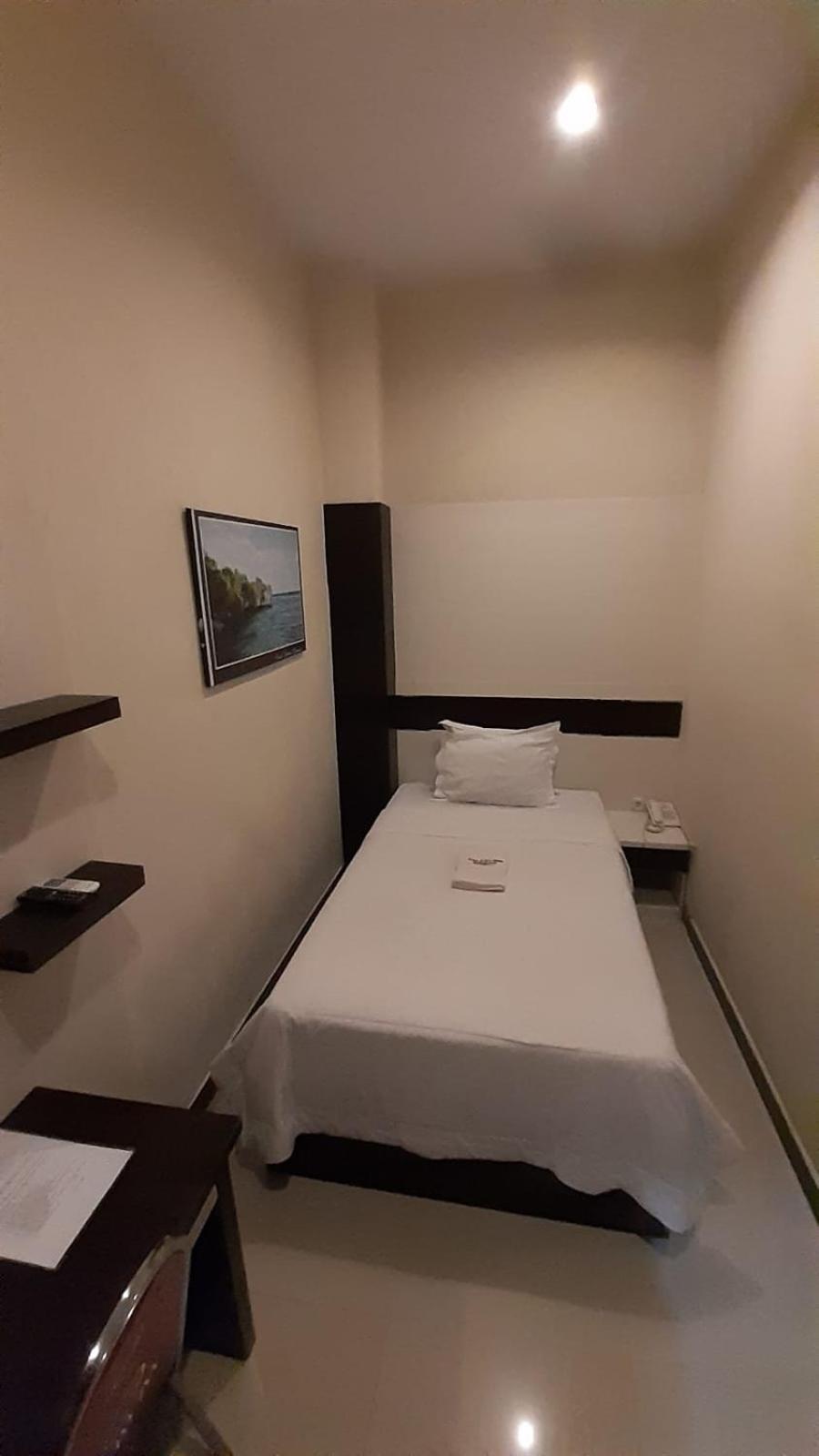 Galaxy Inn Baubau Exteriér fotografie