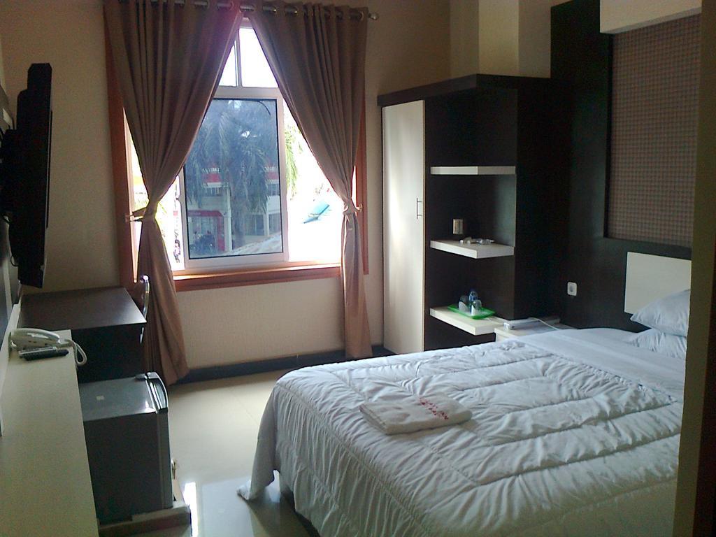 Galaxy Inn Baubau Exteriér fotografie